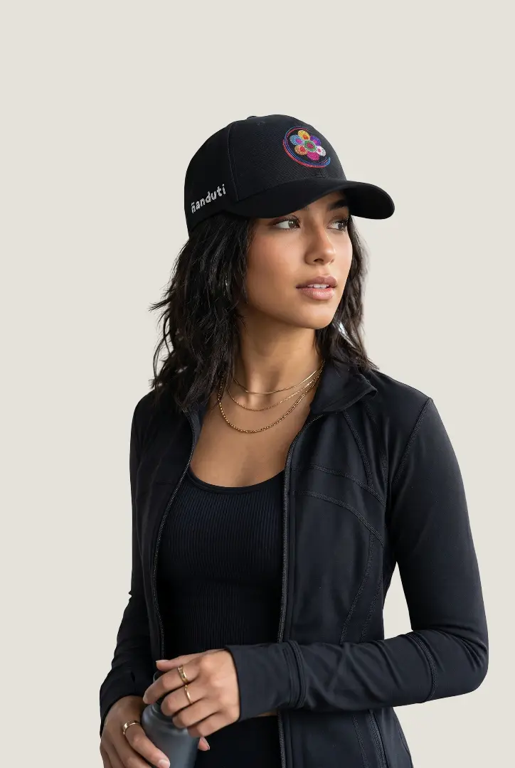 Gorra ñanduti mujer color negro