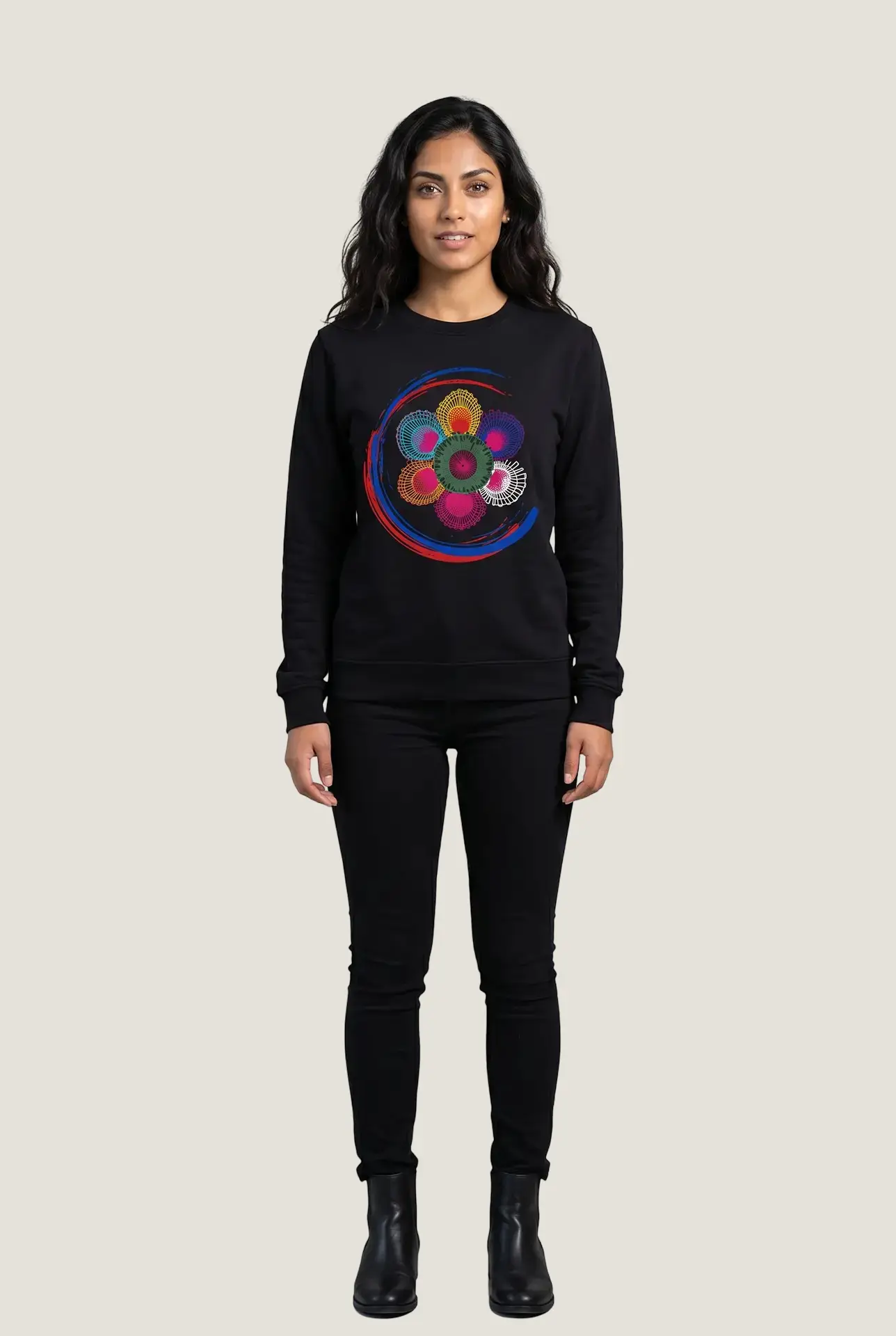 Remera negra logo ñanduti mujer sin capucha